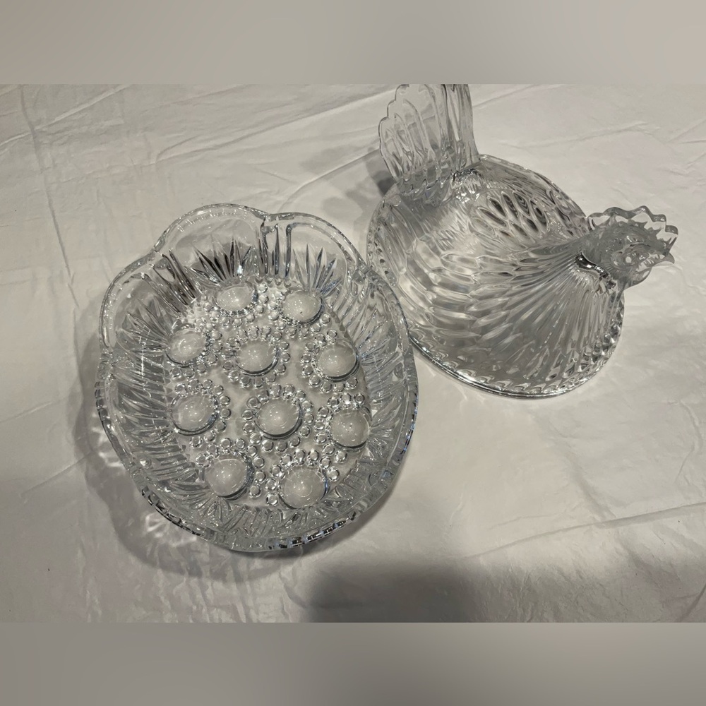 Clear Glass Egg Holder with Matching Lid - White/Clear